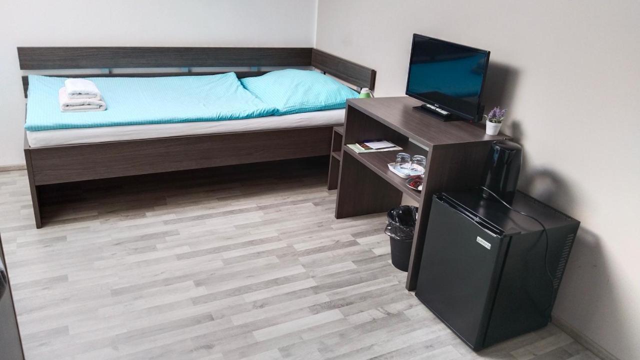 Penzion U Brazdu Ivancice Экстерьер фото