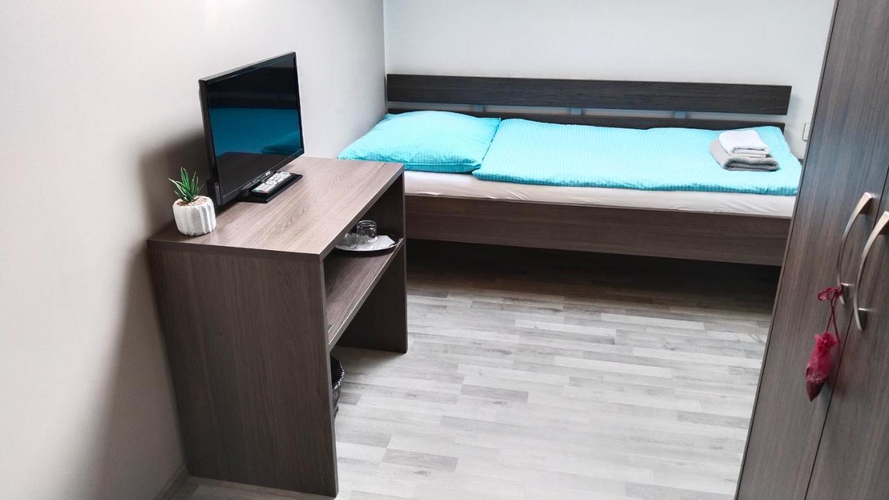 Penzion U Brazdu Ivancice Экстерьер фото